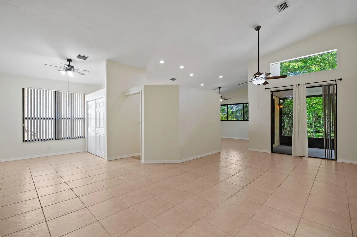 8-web-or-mls-7039-golf-pointe-cir at 7039 Golf Pointe Circle, Tamarac