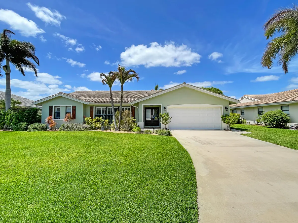 Front ground at 2306 SW Creekside Drive, Palm City