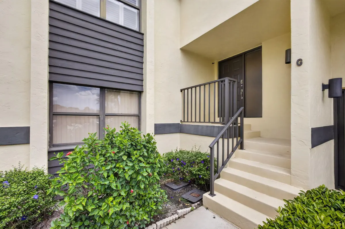 4-web-or-mls-5D1A0474 at 3961 SW Greenwood Way G, Palm City