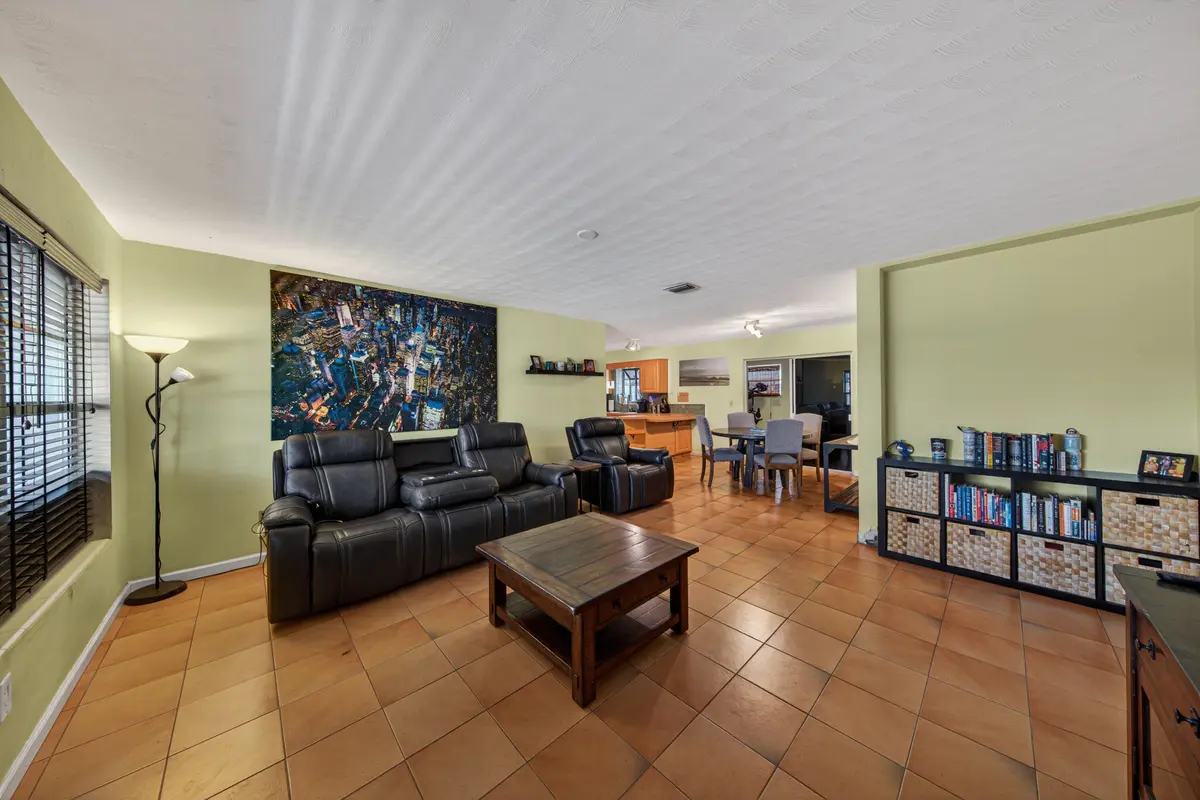 carbonell-21 at 1211 NE 35th Street, Pompano Beach