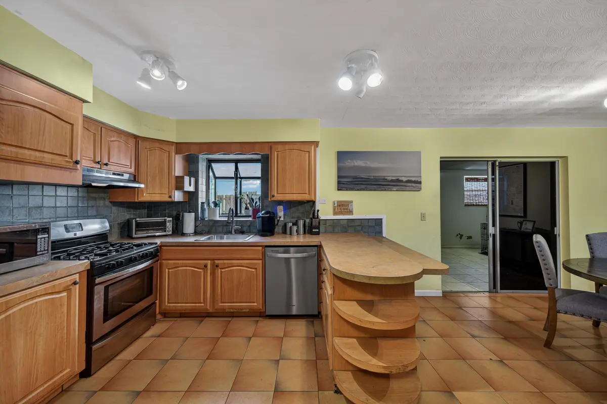 carbonell-31 at 1211 NE 35th Street, Pompano Beach