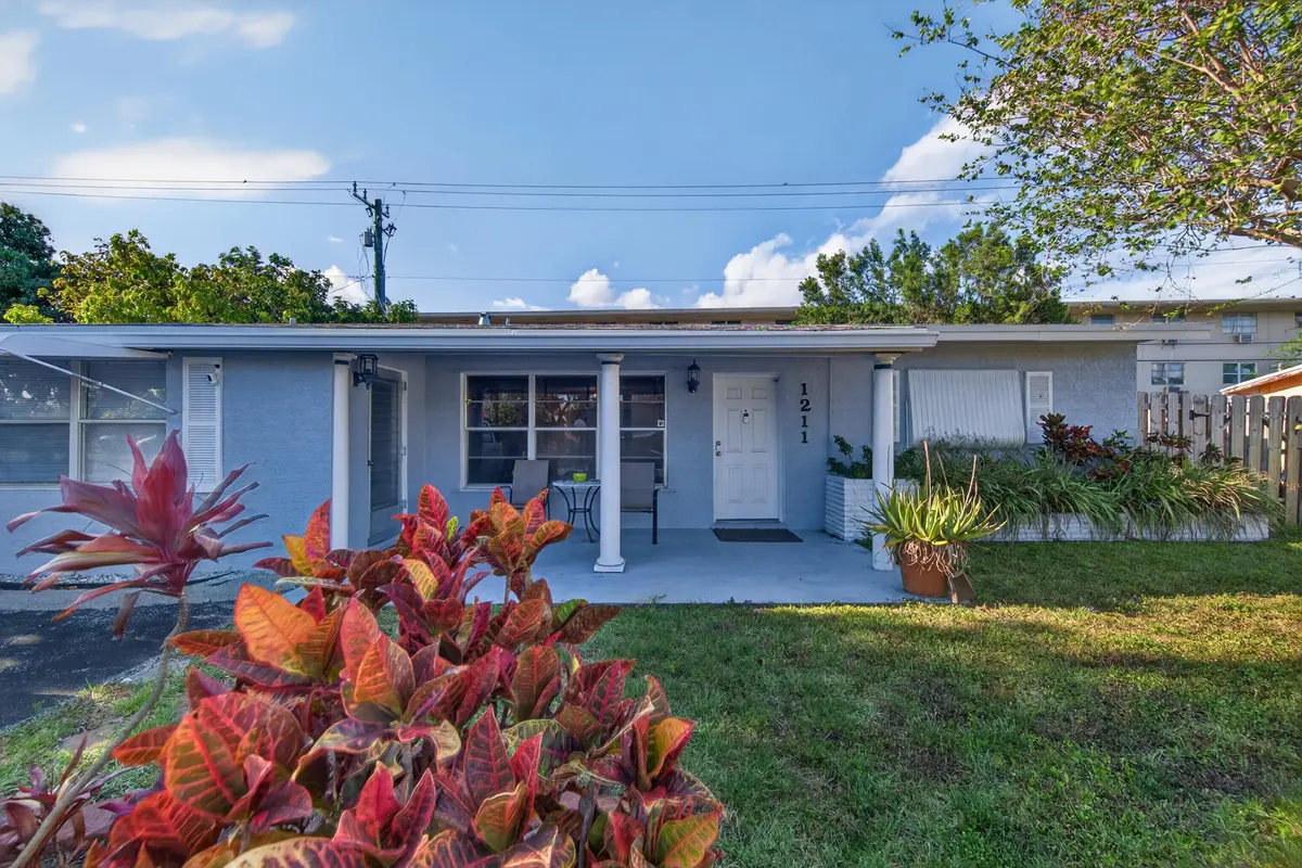 carbonell-41 at 1211 NE 35th Street, Pompano Beach