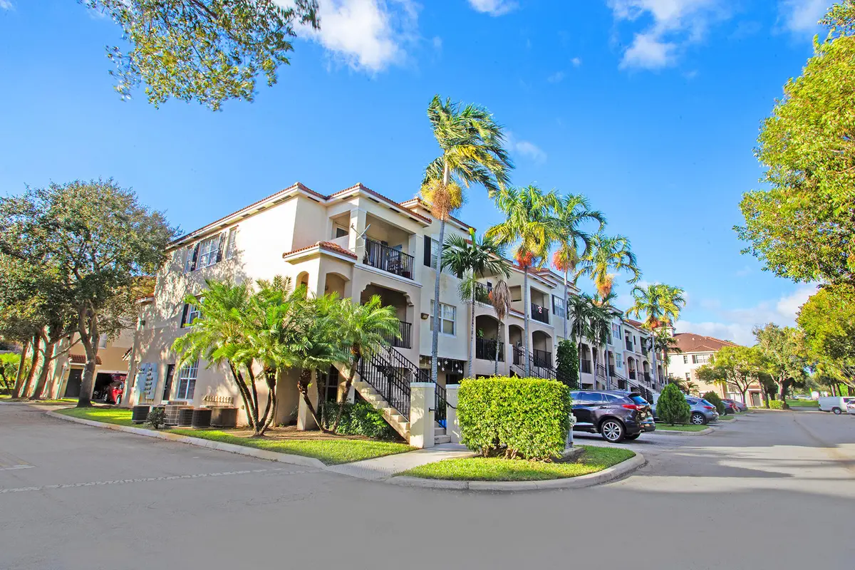 real-estate-037 at 5860 W Sample Road 204, Coral Springs