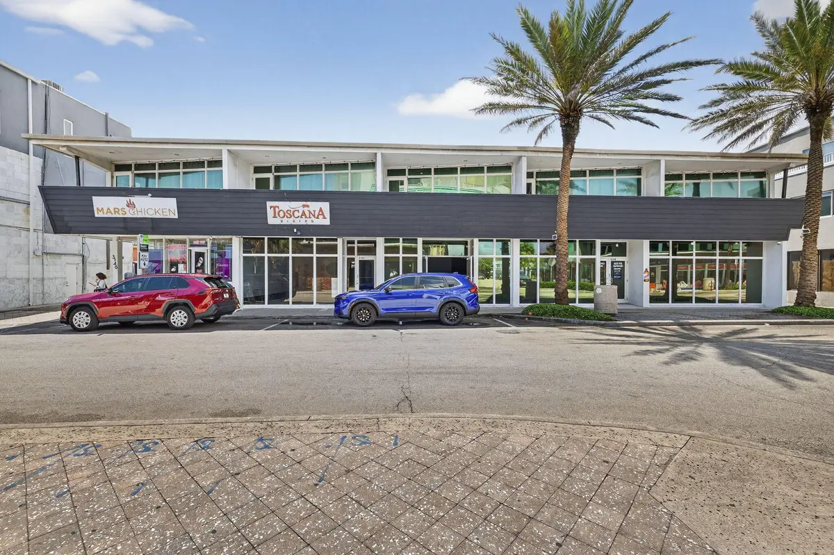 2-web-or-mls-8I8A2313 at 3134 NE 9th Street, Fort Lauderdale