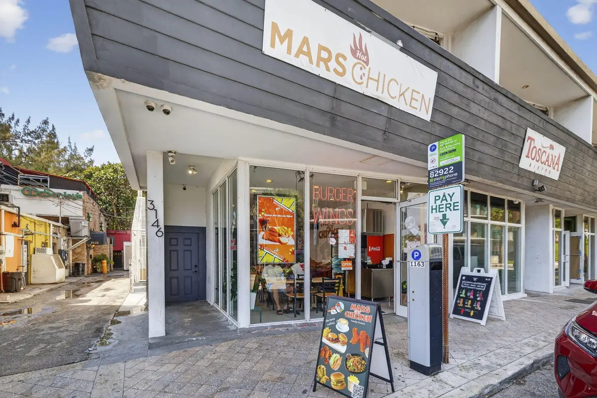 14-web-or-mls-8I8A1818 at 3134 NE 9th Street, Fort Lauderdale
