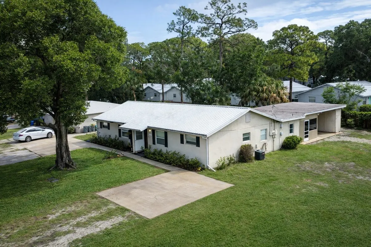 1504 FRONT SIDE at 1504 41st Avenue, Vero Beach