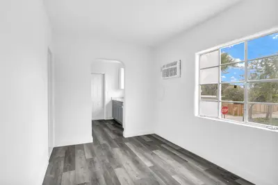 820 N Dixie Highway 4, Lake Worth Beach – Apartment for rent