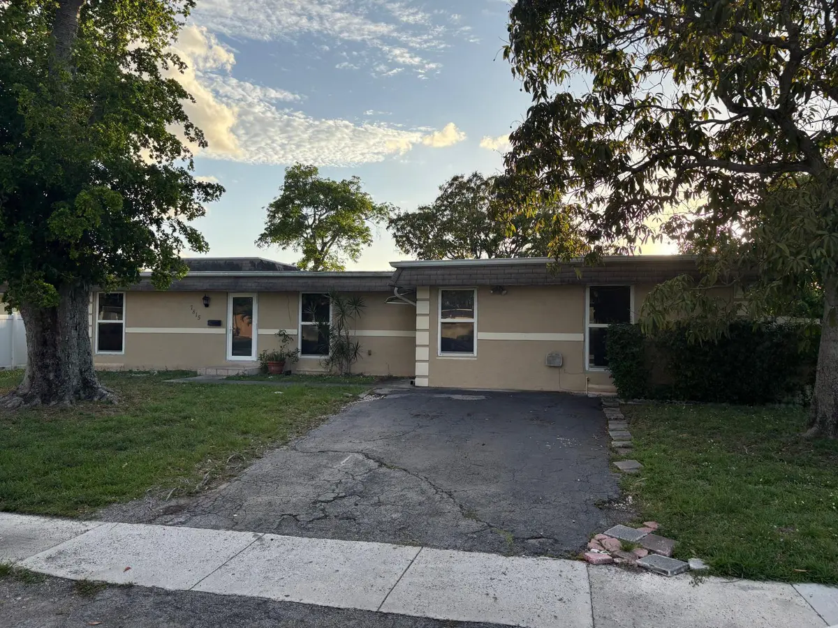 WhatsApp Image 2026-04-23 at 9.29.19 AM at 7815 NW 67th Avenue, Tamarac
