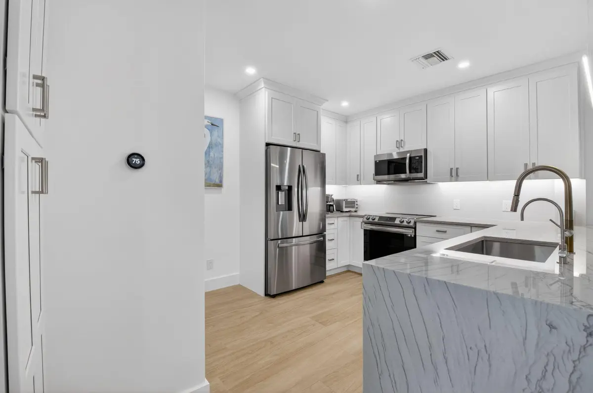 Open Kitchen at 19355 Sabal Lake Drive 5031, Boca Raton