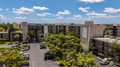 8 Royal Palm Way 401, Boca Raton – sold
