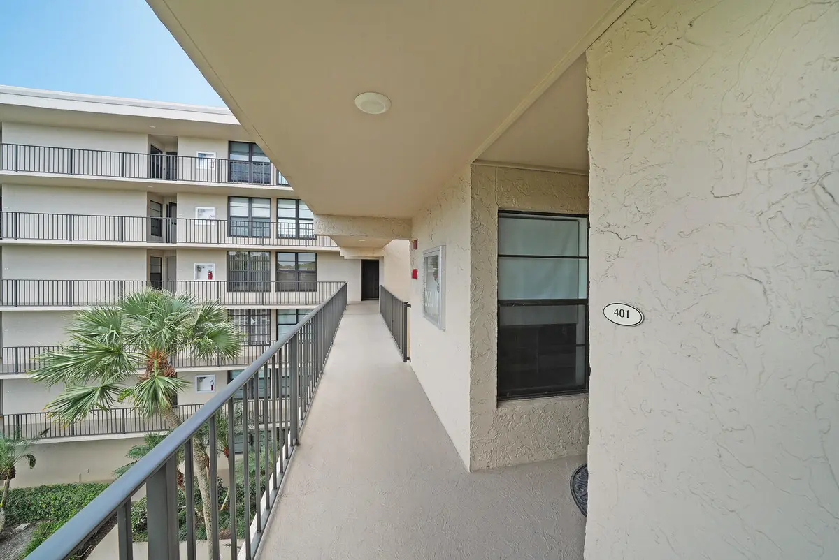 Unit Entrance at 8 Royal Palm Way 401, Boca Raton