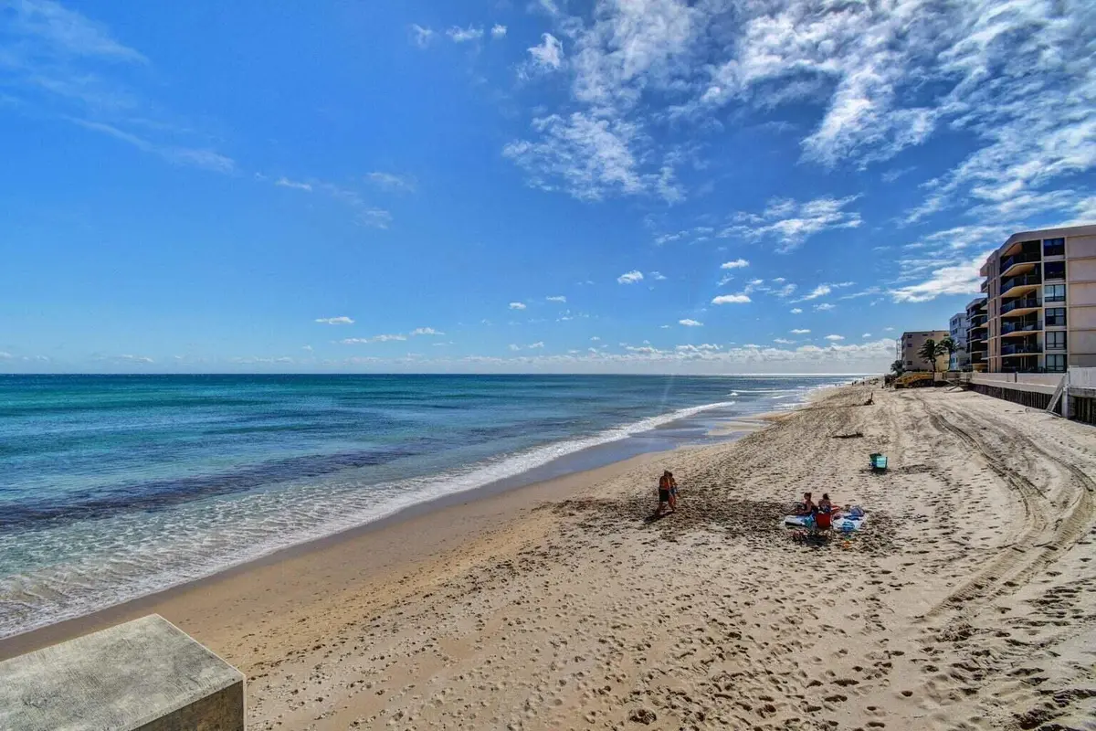 mayfair 512 at 3589 S Ocean Boulevard 512, South Palm Beach