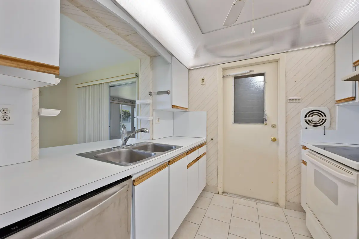 KITCHEN at 904 SW 5th Court, Boynton Beach