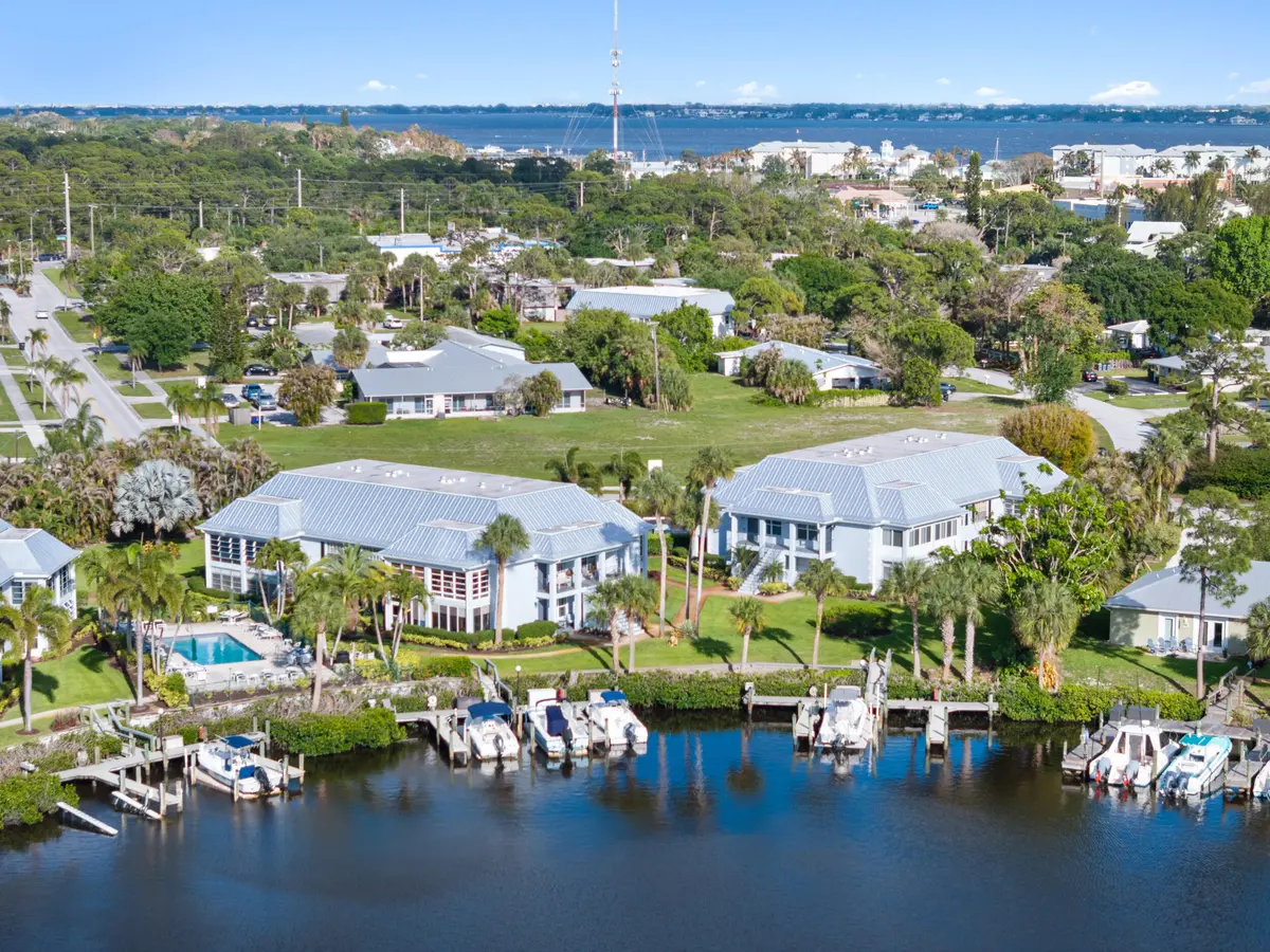 32_dji_20260420160130_0409_d at 934 NW Spruce Ridge Drive 2, Stuart
