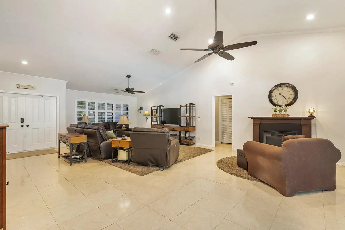 low-7 at 13739 Ishnala Circle, Wellington