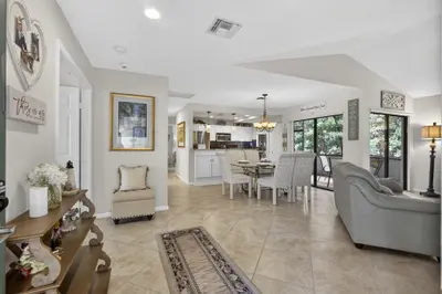 23 Lexington Lane B, Palm Beach Gardens – sold