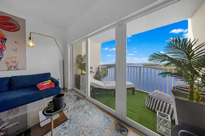 300 Bayview Drive 1614, Sunny Isles Beach – Condominium for sale