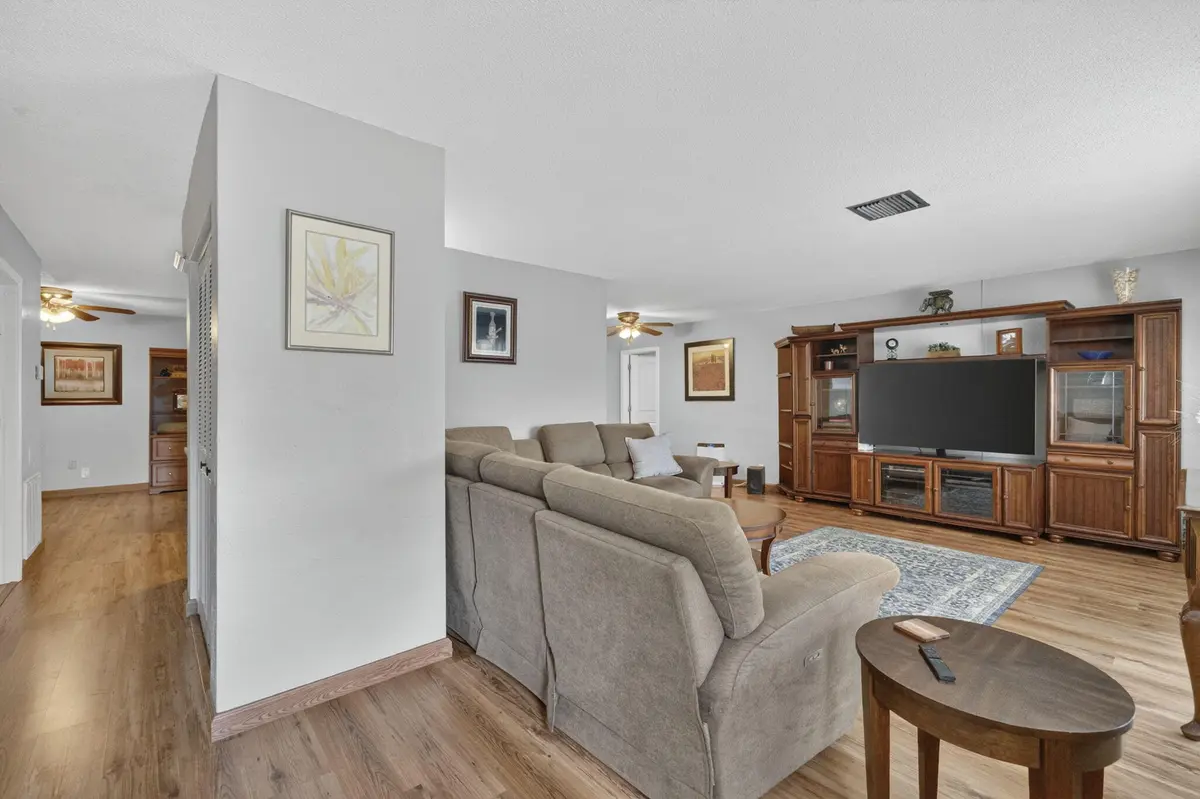 4-web-or-mls-8I8A5540 at 7005 NW 95th Terrace, Tamarac