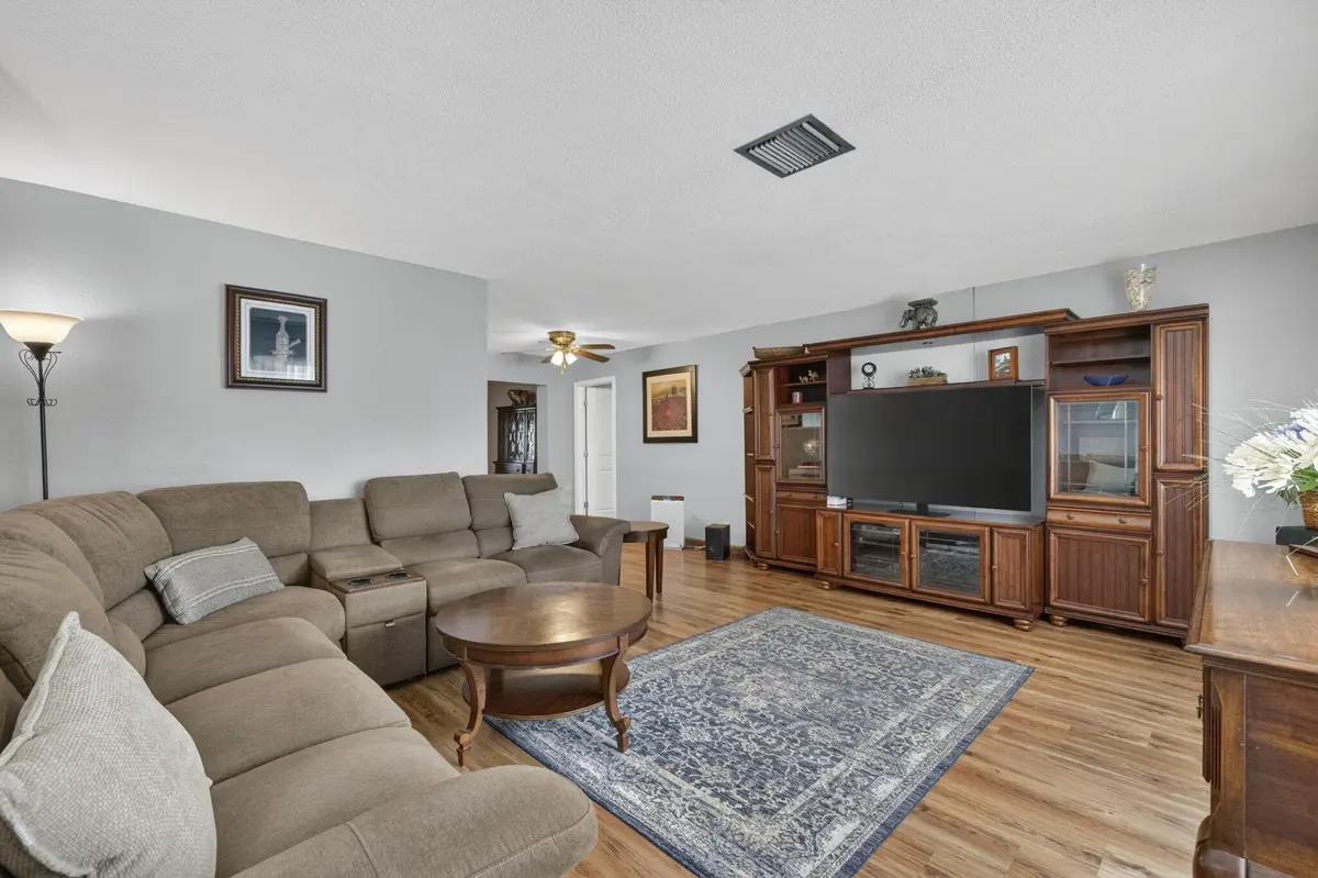 5-web-or-mls-8I8A5546 at 7005 NW 95th Terrace, Tamarac