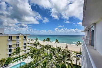 100 Worth Avenue 7, Palm Beach – Condominium for rent