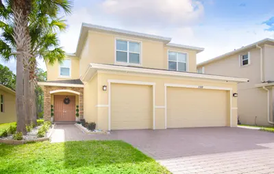 1188 NW Leonardo Circle, Port St. Lucie – Single Family Residence for sale