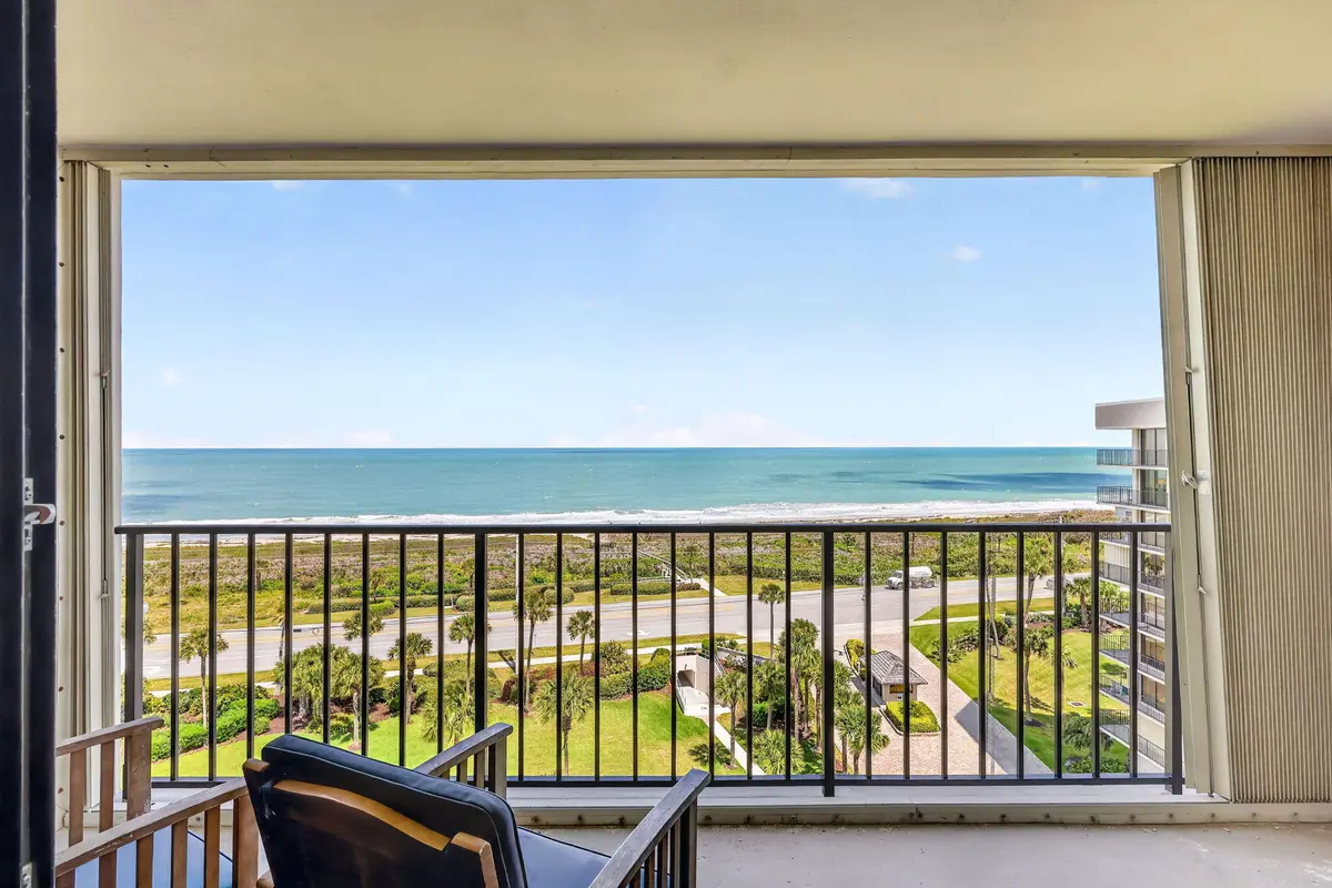 16-web-or-mls-5P1A8283 at 5061 N Highway A1a 905, Hutchinson Island