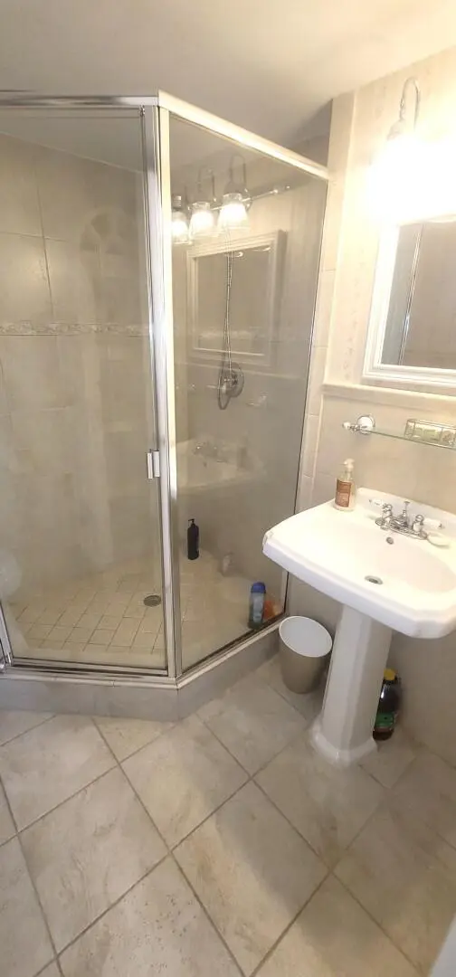 Bath at 1051 Hillsboro Mile 407e, Hillsboro Beach