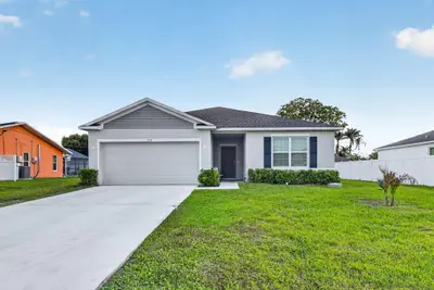 535 SW Butler Avenue, Port St. Lucie – Single Family Residence for sale