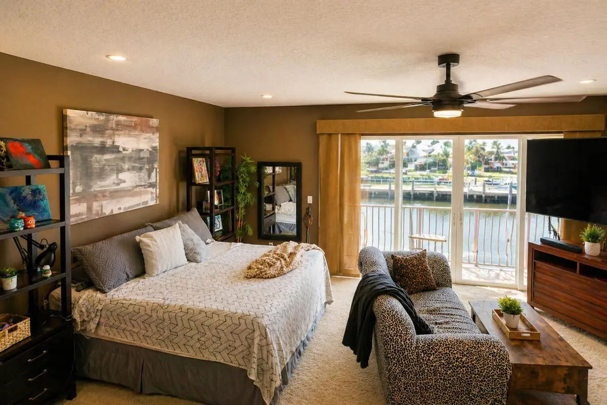 Primary BR at 1365 SE 3rd Avenue, Pompano Beach