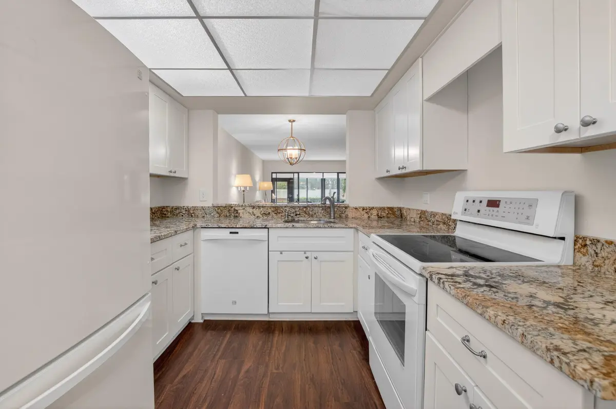 Kitchen at 5021 Oakhill Lane 114, Delray Beach