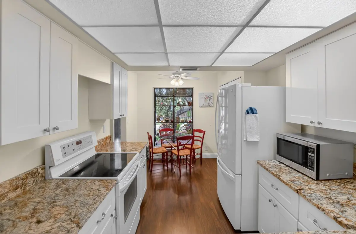 Kitchen at 5021 Oakhill Lane 114, Delray Beach