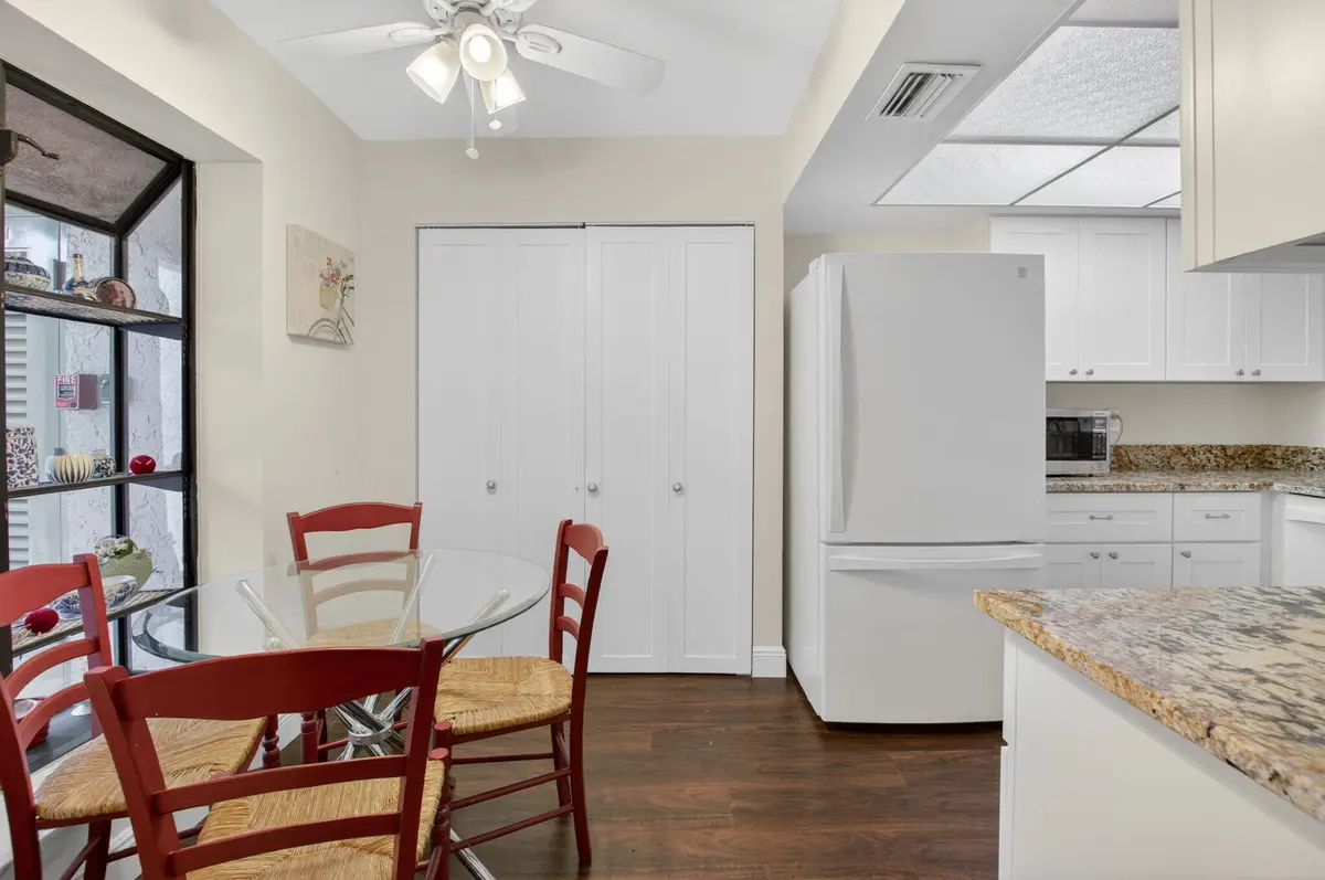 Kitchen at 5021 Oakhill Lane 114, Delray Beach
