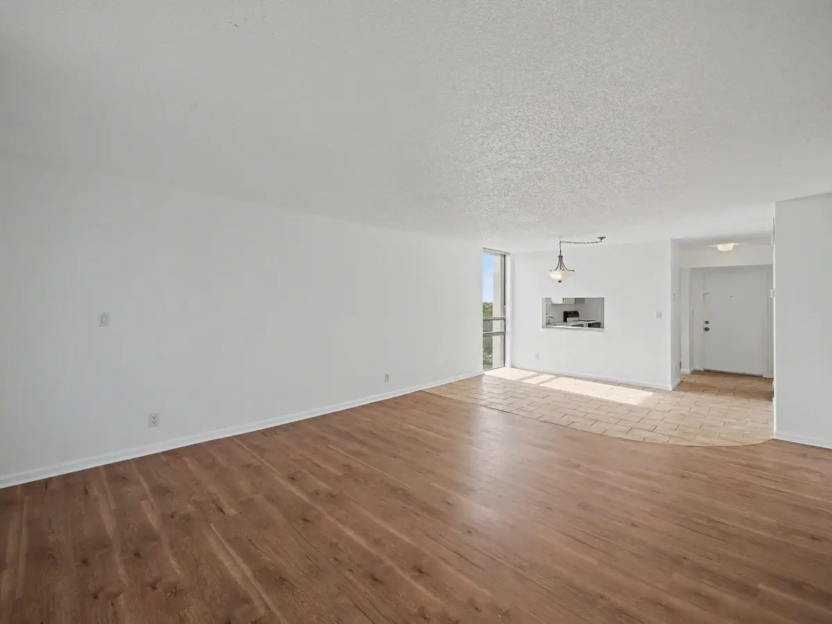 5-web-or-mls-014 at 4800 Bayview Drive 606, Fort Lauderdale