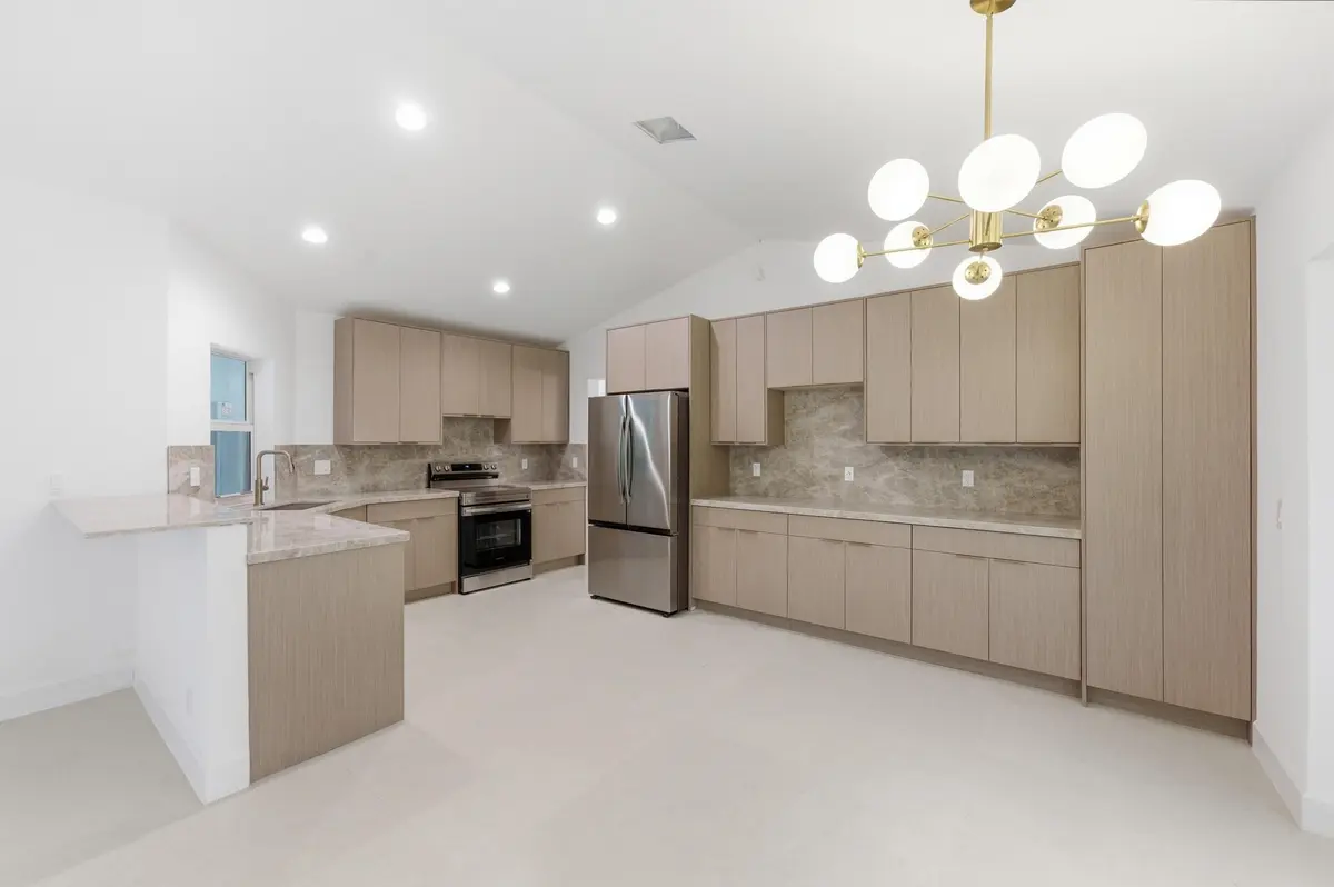 31__jjl2027 at 9677 N Springs Way, Coral Springs