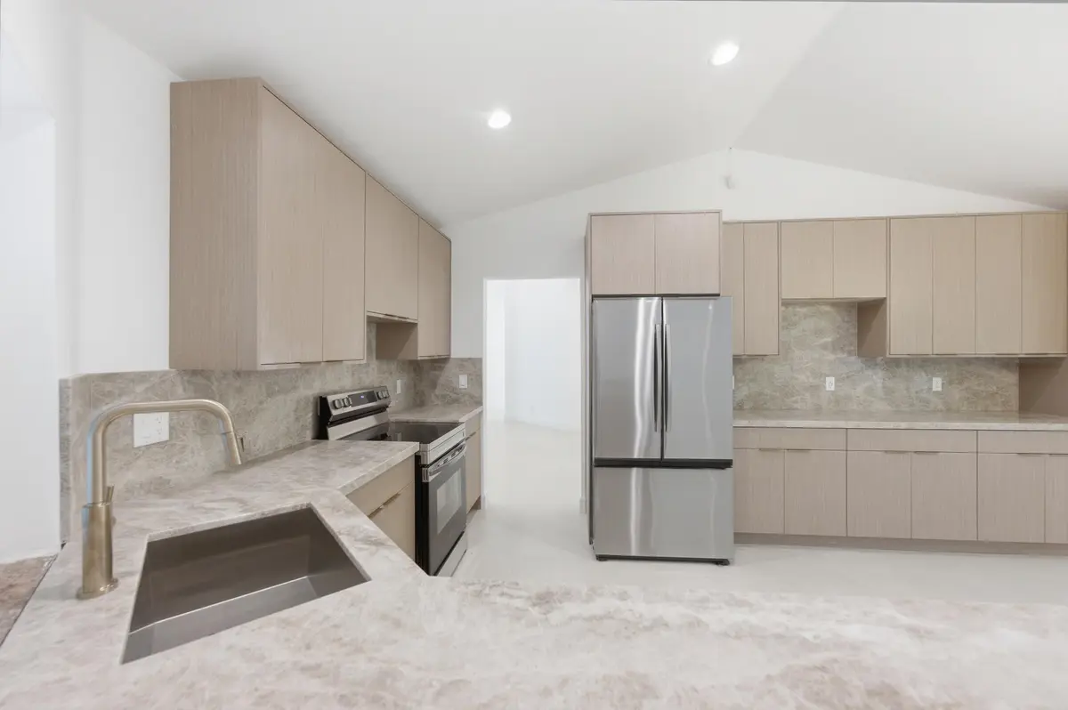 33__jjl2042 at 9677 N Springs Way, Coral Springs