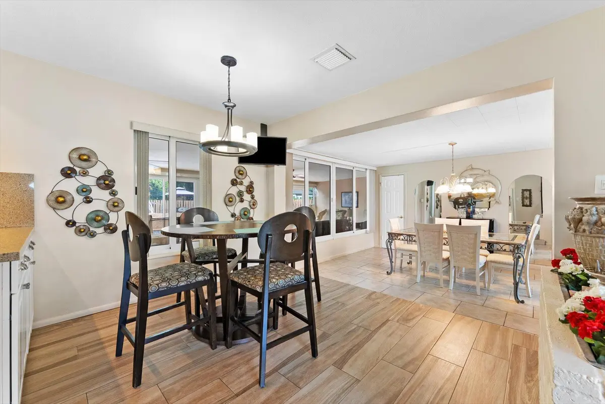 10-10 at 2625 NW 3rd Avenue, Wilton Manors