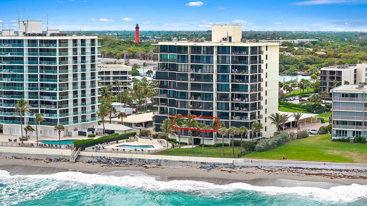 Aerial at 200 Beach Road 202, Tequesta