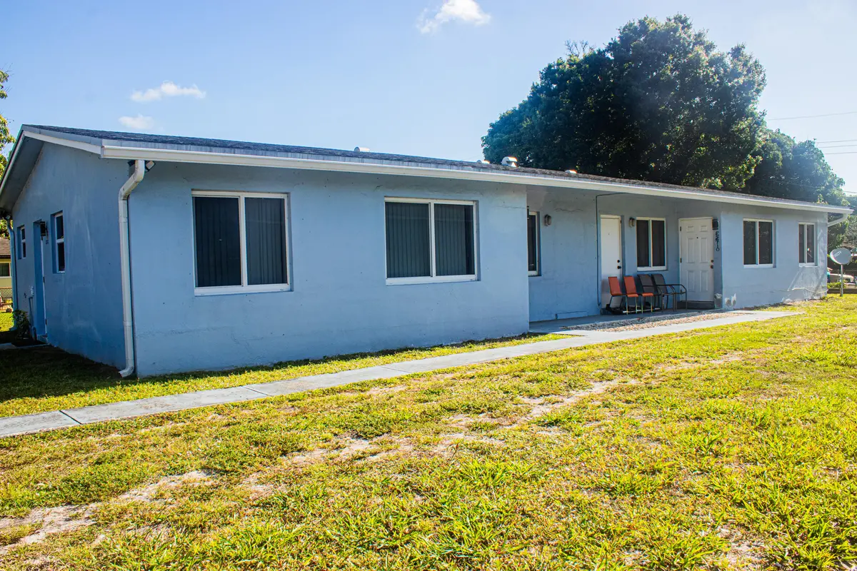 Shirley House_ Oakland-04 at 2710 NW 24th Avenue 1-2, Oakland Park