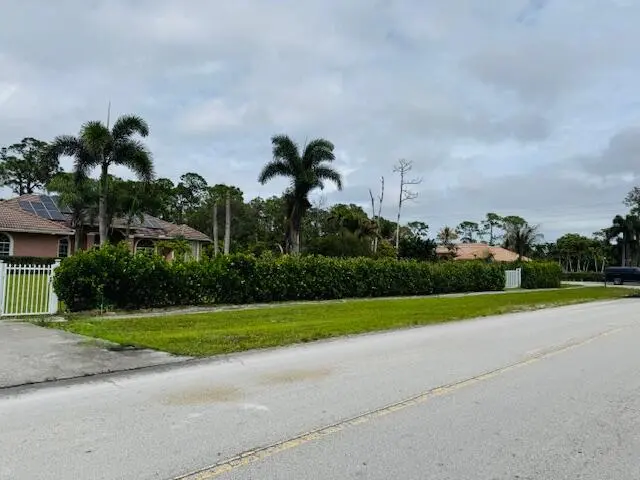 FRT WEST EAST at 12517 Temple Blvd Boulevard, West Palm Beach