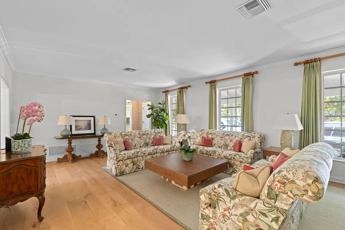 6 small at 1554 N Ocean Way, Palm Beach