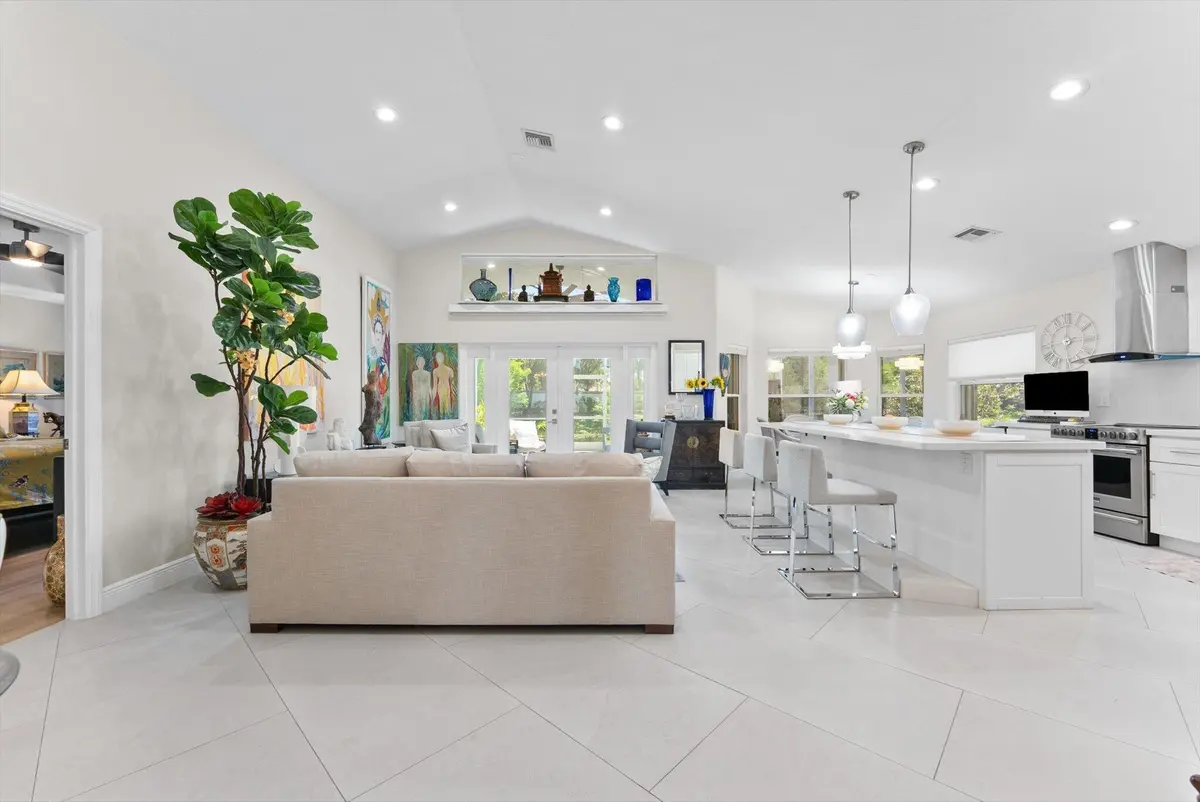 08-8 at 6854 Rienzo Street, Lake Worth