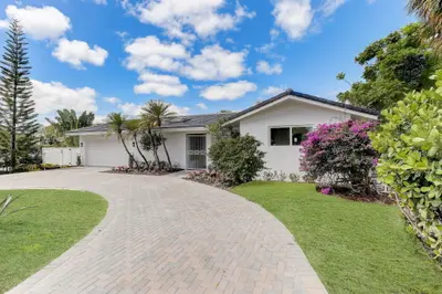 5591 NE 29th Avenue, Fort Lauderdale – Single Family Residence for sale