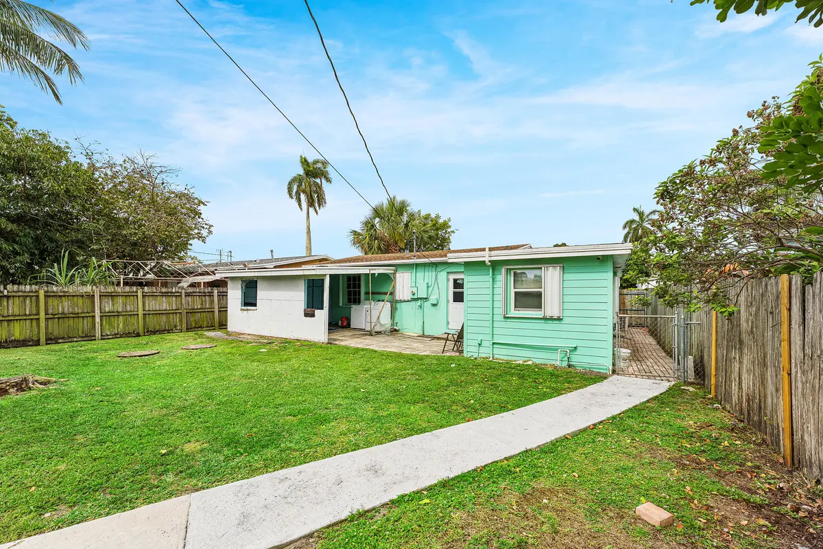 028-522JacksonAvenue-Greenacres-FL-33463 at 522 Jackson Avenue, Greenacres
