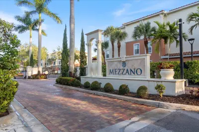 9849 Baywinds Drive 8304, West Palm Beach – Condominium for sale