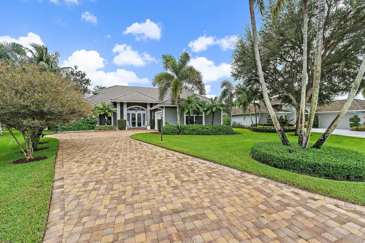 023-18647SELakesideWay-Tequesta-FL-33469 at 18647 SE Lakeside Way, Tequesta