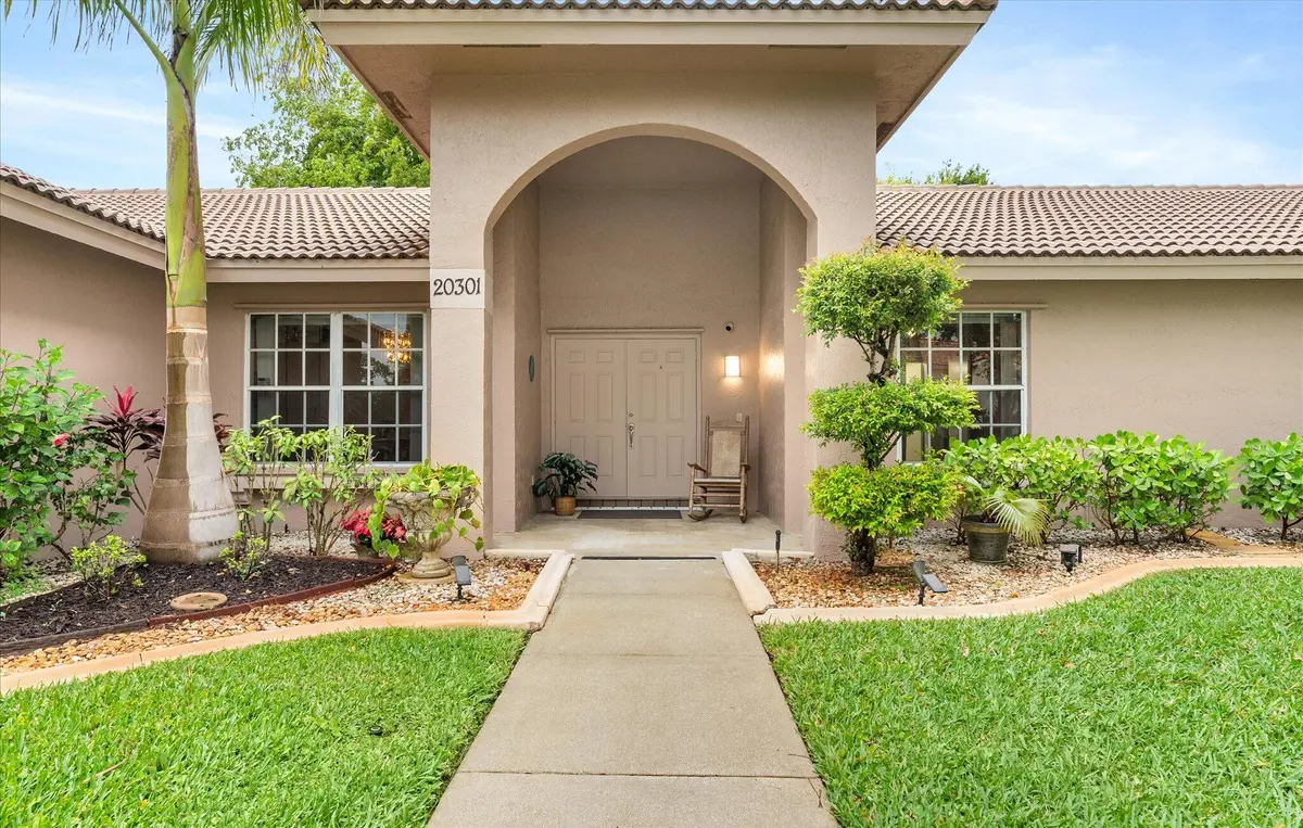 04-4 at 20301 NW 7th Street, Pembroke Pines