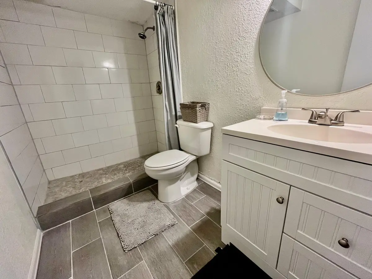 113 Lake Emerald Drive 209, Oakland Park, FL – photo 8
