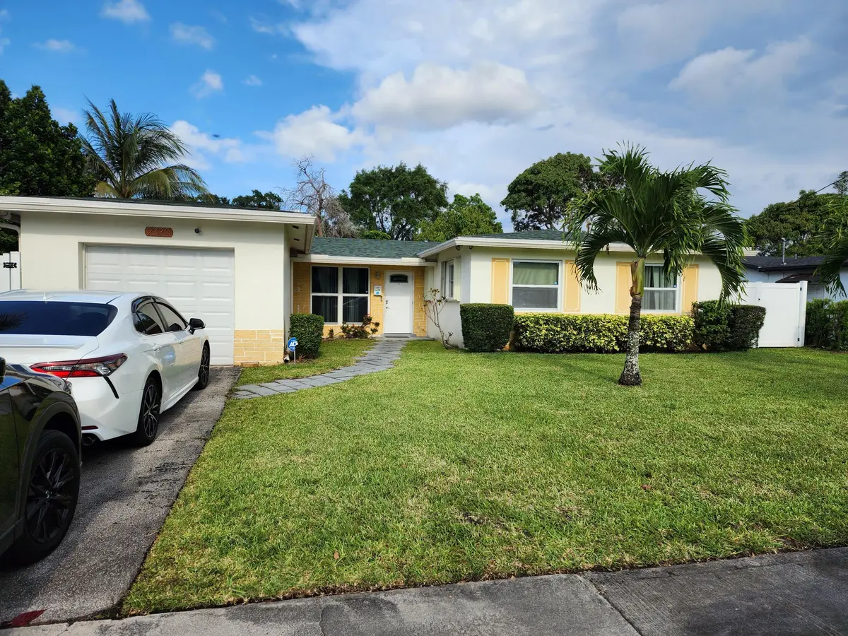 20260427_172120 at 2330 NW 47th Avenue, Lauderhill