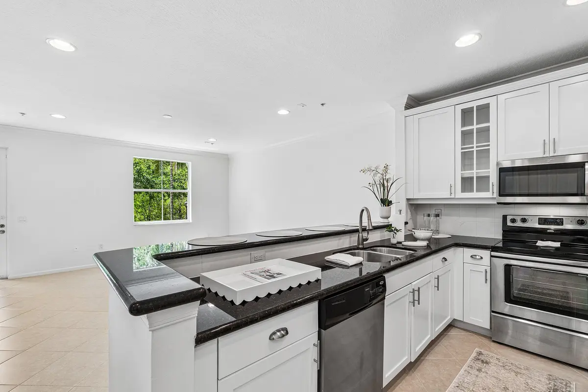 Kitchen/Living at 1359 Vía De Pepi, Boynton Beach