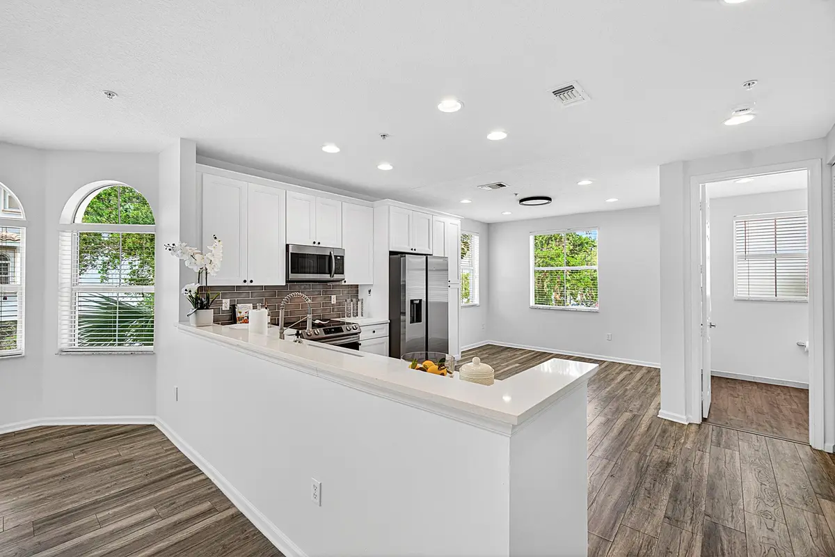 Kitchen at 1485 Vía De Pepi, Boynton Beach